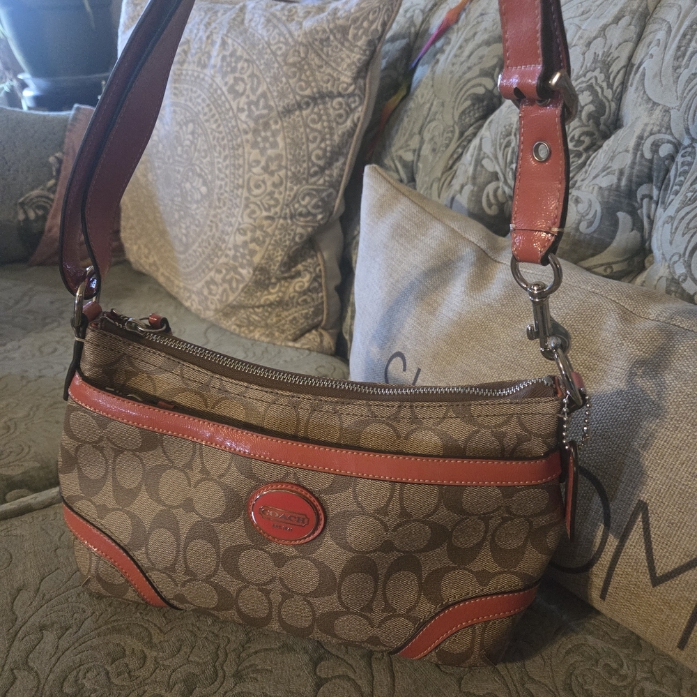 Coach Peyton Signature Handbag